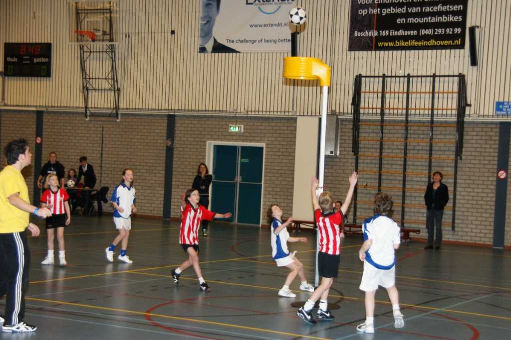 Korfbal E2 6 maart 2010.JPG